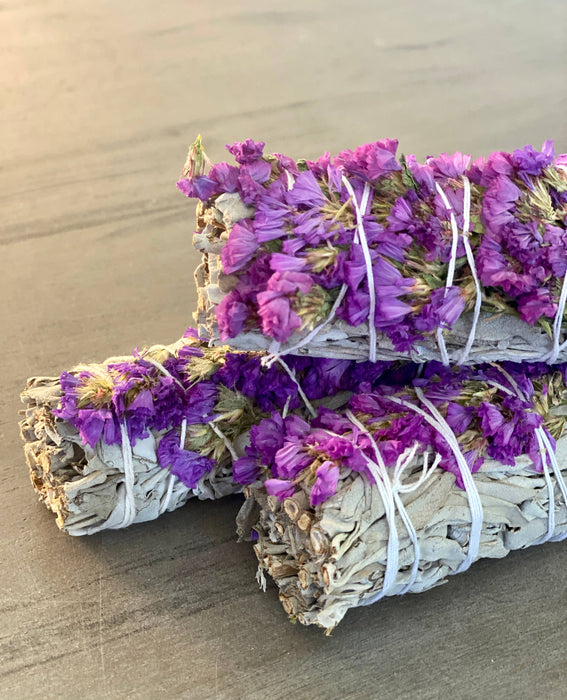 Picki Nicki - White Sage Smudge Sticks with Purple Flowers in Bulk