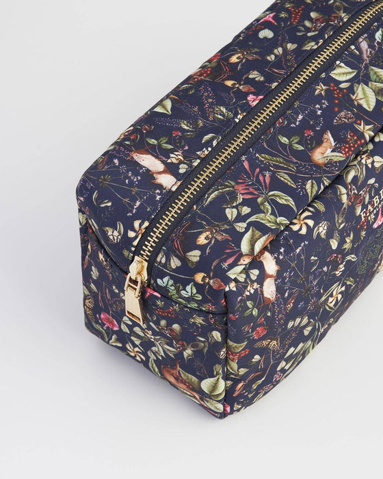 Fable England - FABLE Wolf Garden Travel Pouch