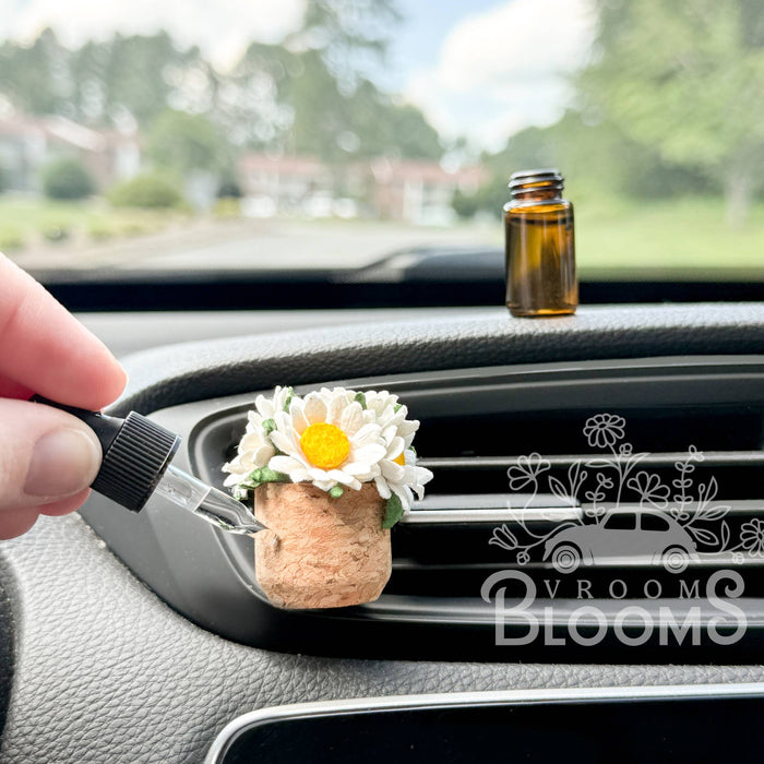 Vroom Blooms - Daisy Flower Vent Clip Car Air Freshener Diffuser (Reusable): Vanilla Bean Cupcake