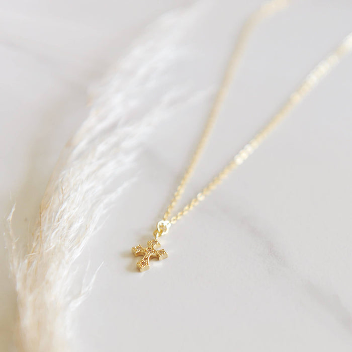 Oh So Lovely - Gold cross necklace, Rosa