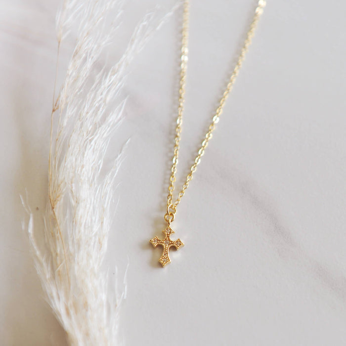 Oh So Lovely - Gold cross necklace, Rosa